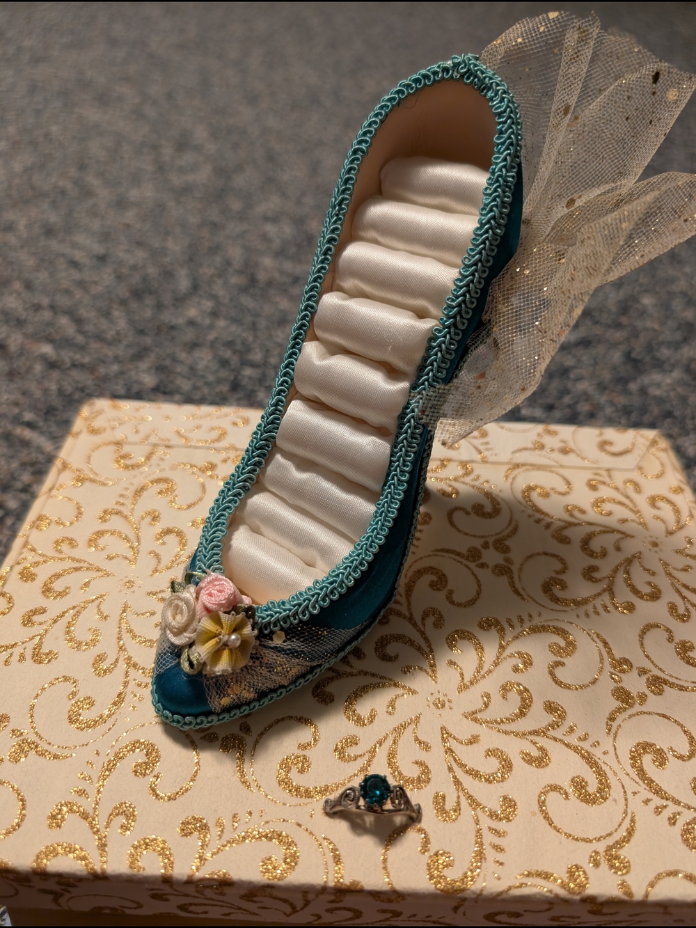 Teal Satin Decorative Women's Pump Jewelry Holder